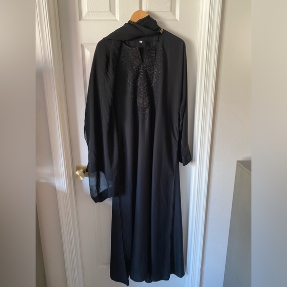 Black Abaya Thobe Embellished Modest Prayer Dress with Head Scarf - size L - Picture 3 of 7